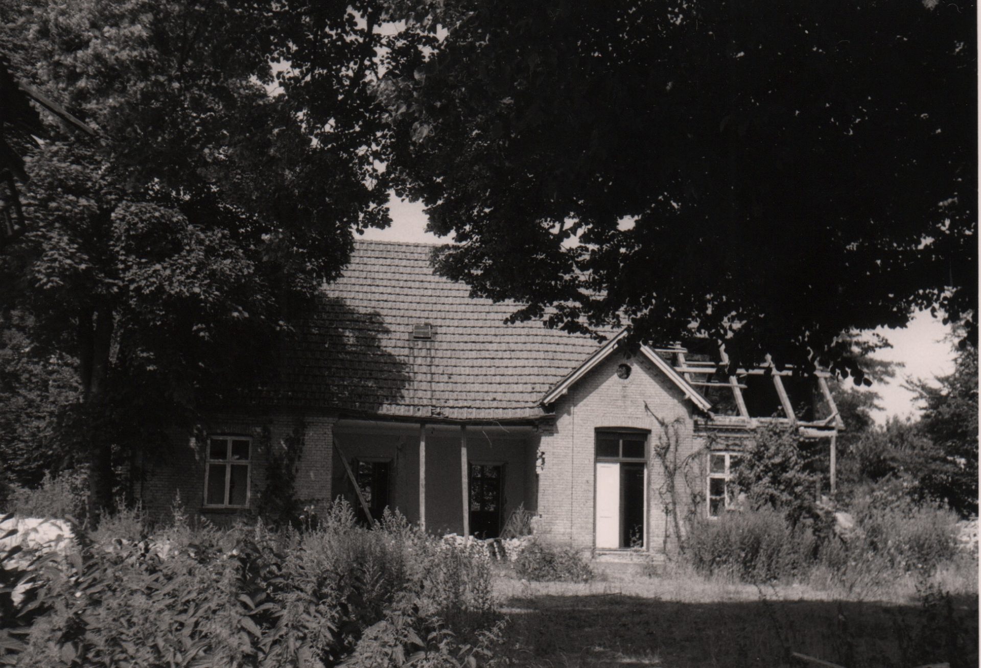 Præstegården blev nedrevet af Gørlev Kommune i 1983